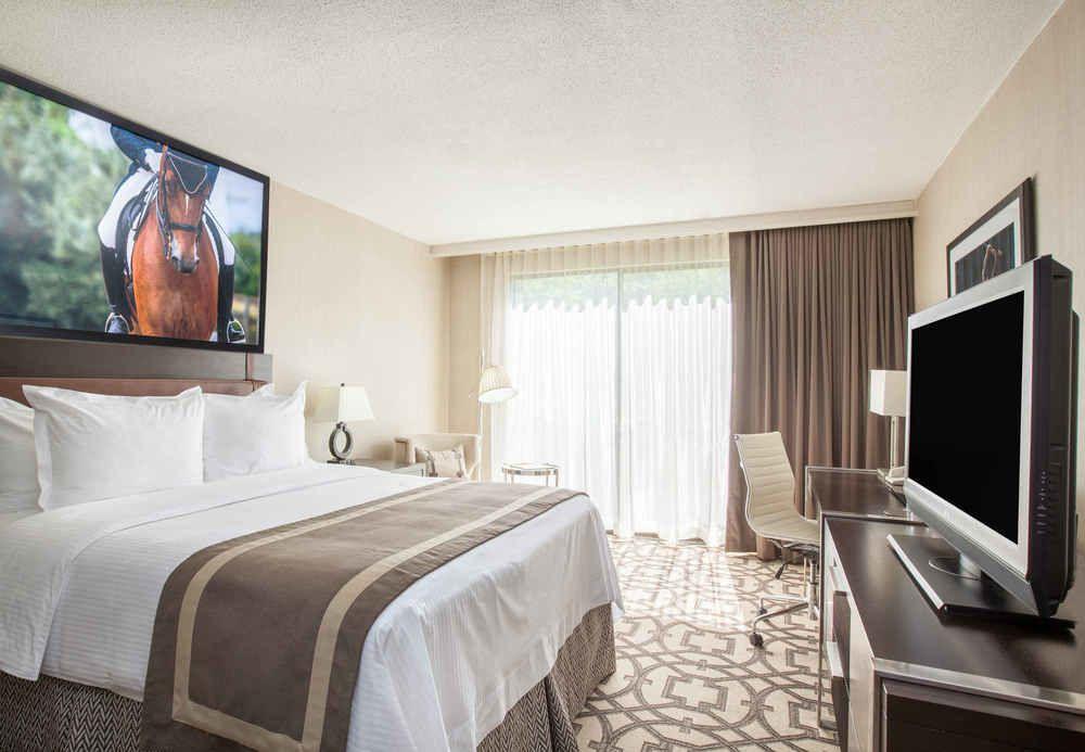 Delta Hotels By Marriott Baltimore Хънт Вали Екстериор снимка